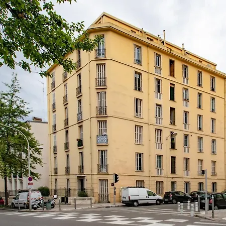 Horla Furnished Flat * Νίκαια